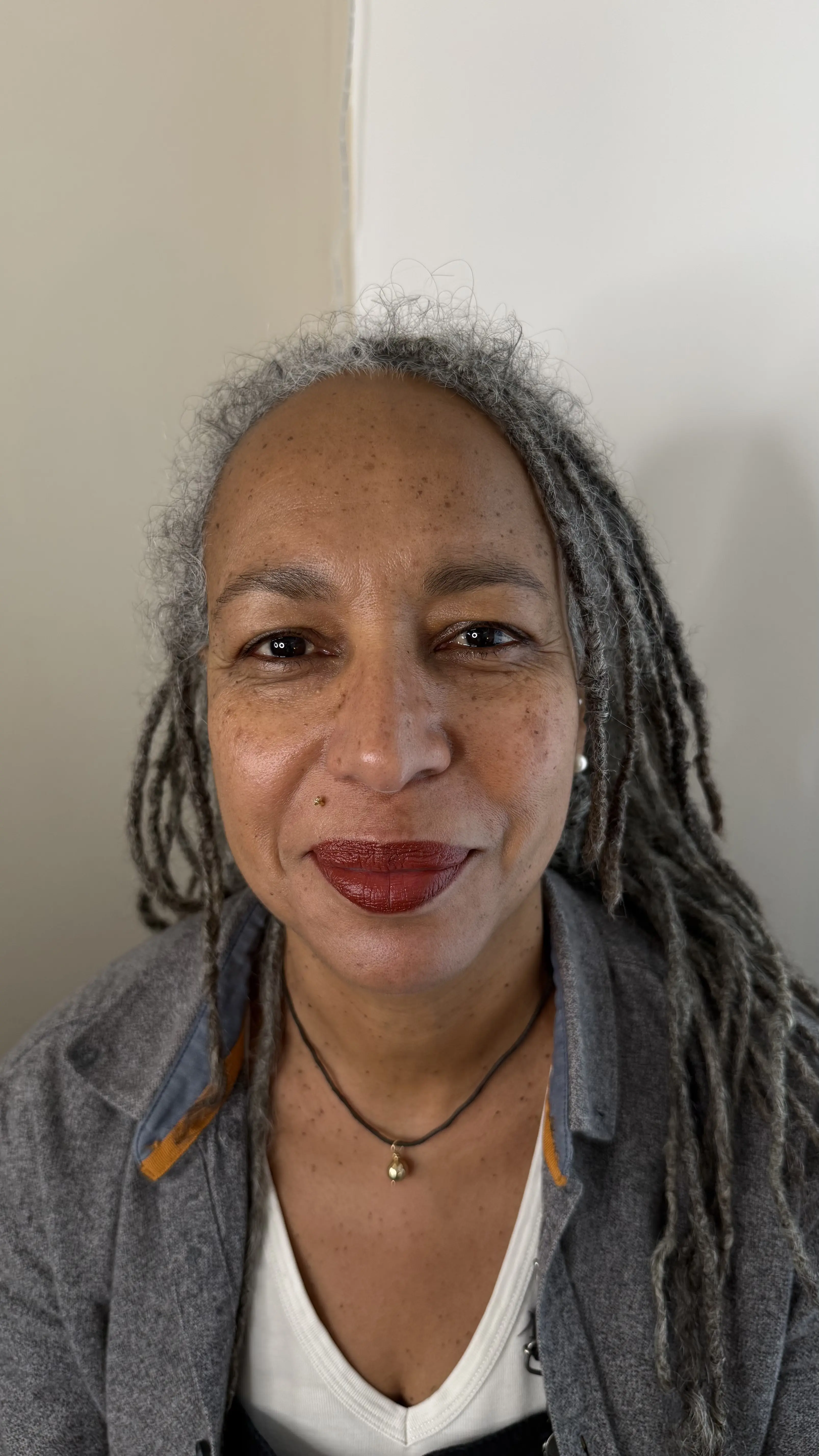 Avant sourcils poudrés deuxième cas